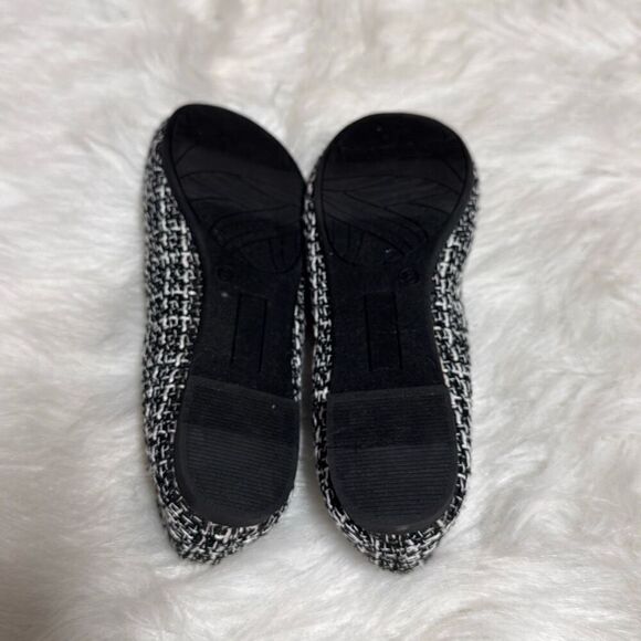SO Emmaline Women's Black & White Ballet Boucle Flats Size 8 NEW - Picture 6 of 7